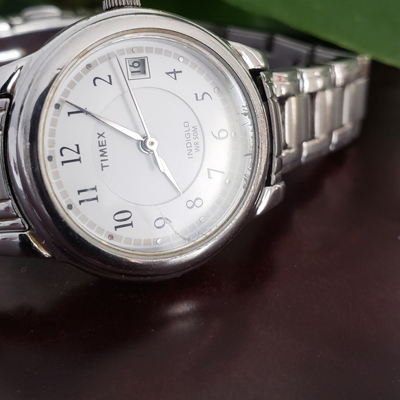 Vintage Timex Indiglo Watch Large Band Womens WR 50M - Picture 5 of 5